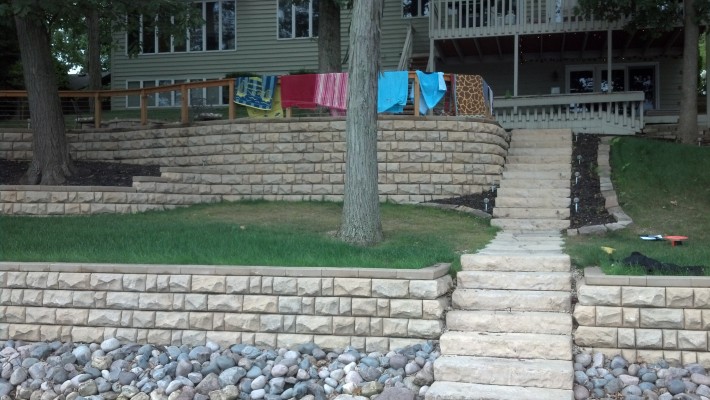 Installing retaining walls